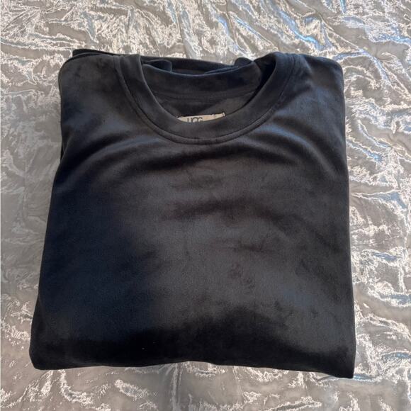 UGG Black Short Sleeve Tee with Premium Comfort - Picture 4 of 5